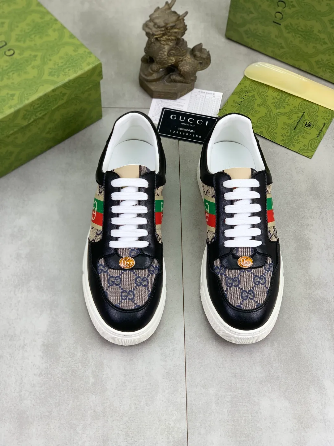 Men's Men's Shoes P420 💰[New Style] 🆘 The latest model from Gucci's official website🎁Classic casual and fashionable men's shoes👟Hot style💥Simple and elegant style, exclusive for trendy men. Unique latest brand elements from the official website👑Gucci original decoration, fashionable and generous, made of original soft calfskin fabric➕Comfortable soft sheepskin lining ✅The official website specifies wear-resistant rubber outsole_full of elasticity, classic model taken in real life🎬Color: 2️⃣colors available😍Number: 38-44